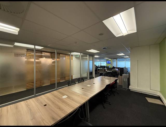 411M² OFFICE TO LET IN FORESHORE